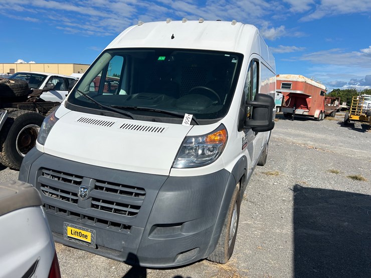 2017-ram-promaster-2500-image-3