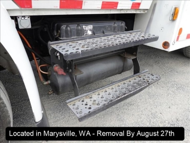 2008-international-durastar-4300-image-31