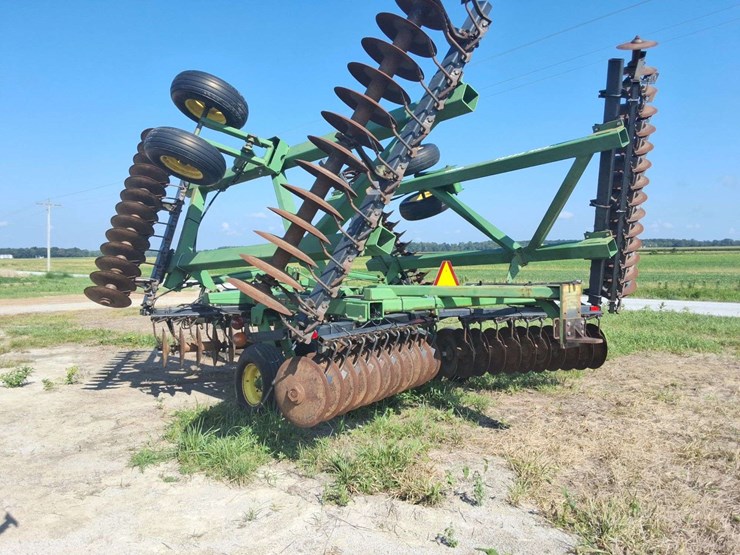 john-deere-630-image-9