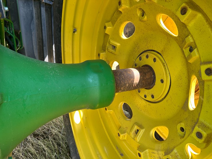 2014-john-deere-8285r-image-11
