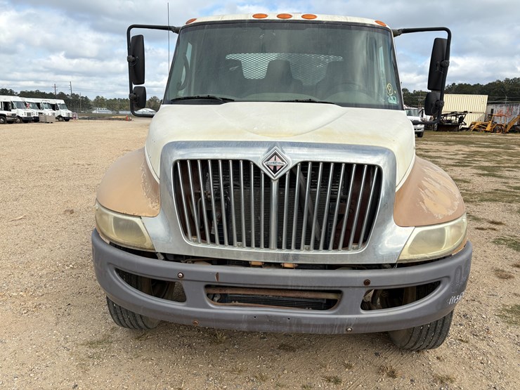 2005-international-durastar-4200-image-6