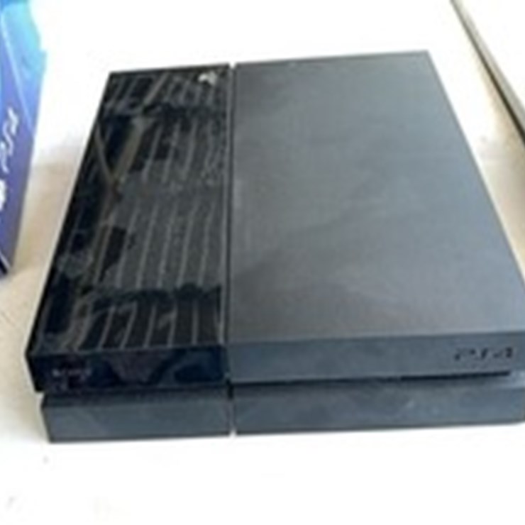 LOT#- - SONY PLAYSTATION 4
