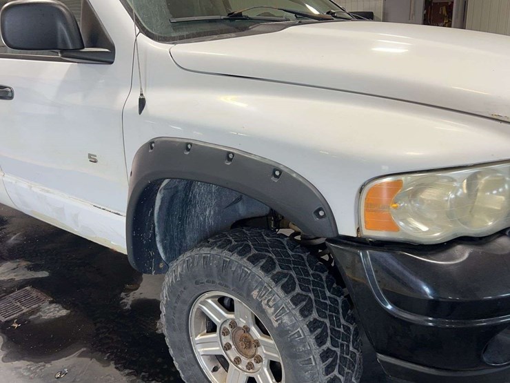2003-dodge-ram-2500-image-40