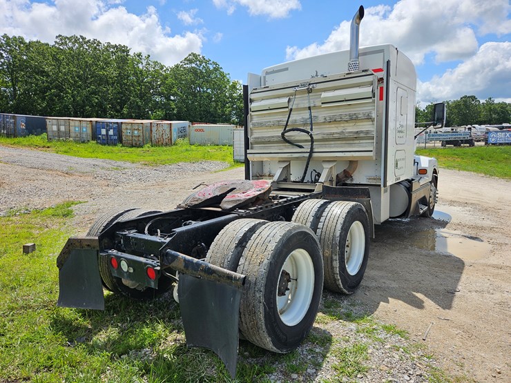 2005-kenworth-t600-image-22