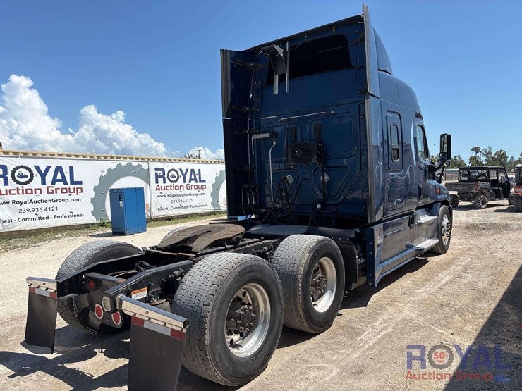 2017-freightliner-cascadia-125-image-3