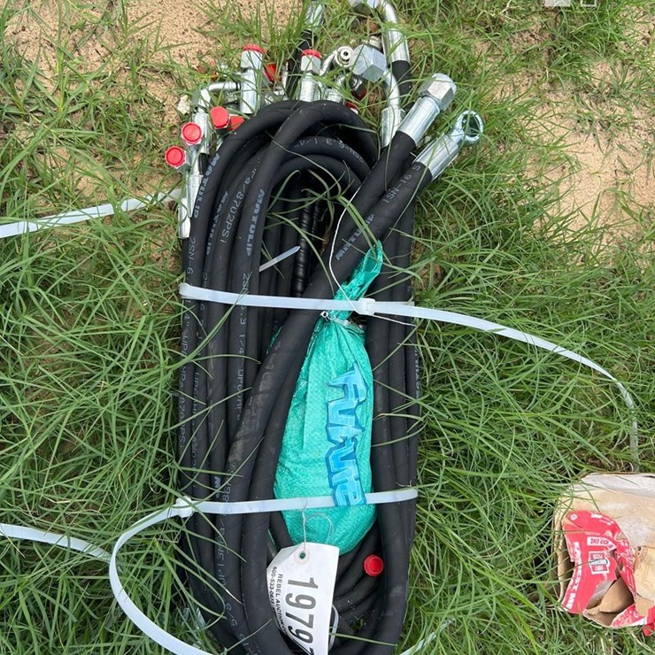 UNUSED FUTURE HYD HOSE BUNDLE