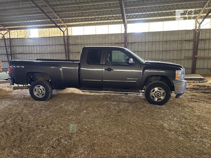 2011-chevrolet-2500-image-1