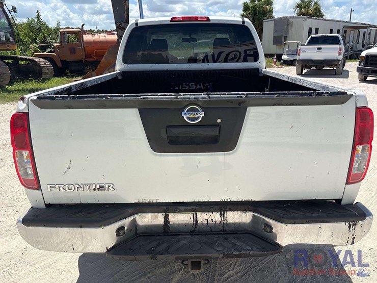 2016-nissan-frontier-image-18