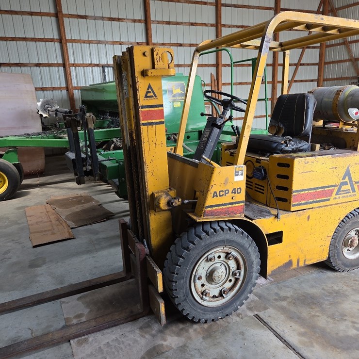 Allis Chalmers ACP 40 forklift