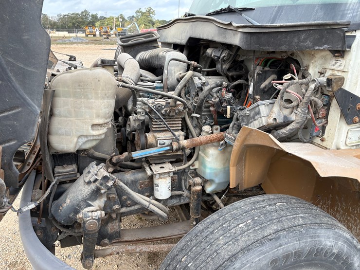 2005-international-durastar-4200-image-26