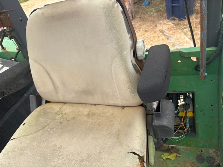 2000-john-deere-6310-image-44