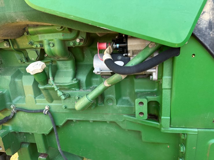 2014-john-deere-8285r-image-44