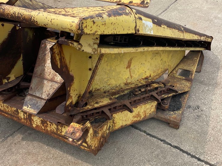 new-holland-890-image-44