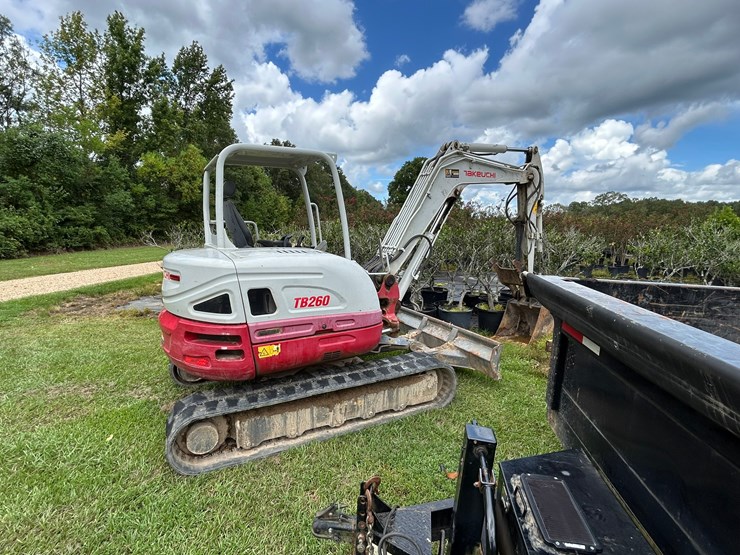 2018-takeuchi-tb260-image-5