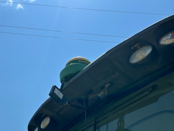 2014-john-deere-8285r-image-57