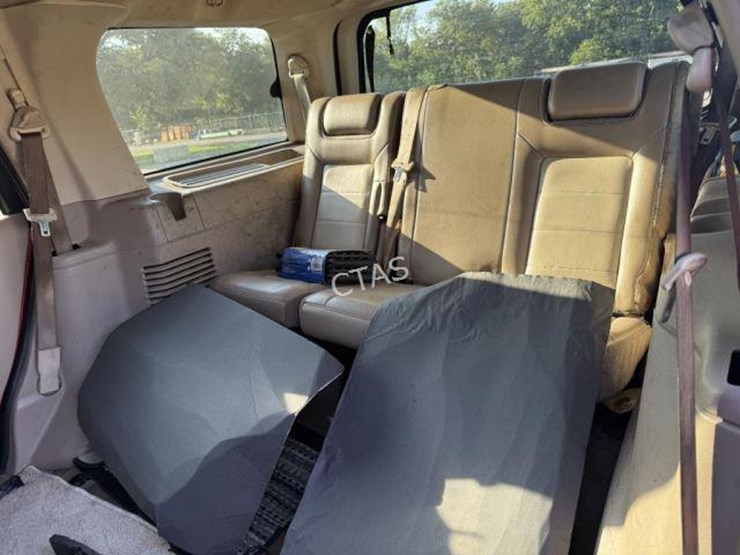 2004-ford-expedition-image-16