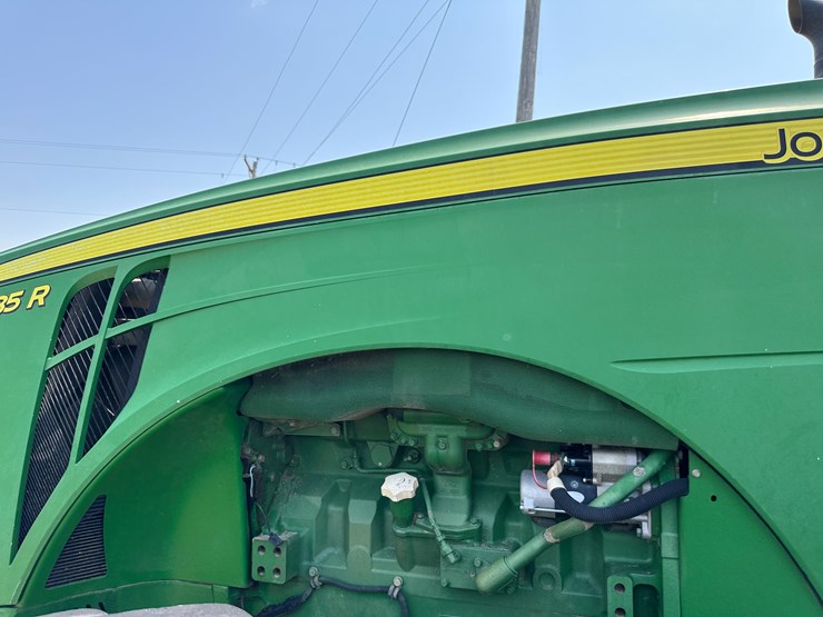 2014-john-deere-8285r-image-28