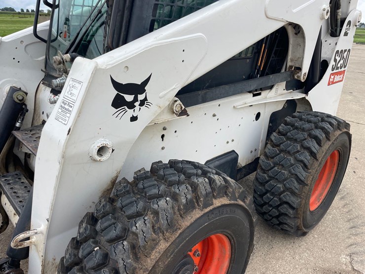 bobcat-s250-image-12