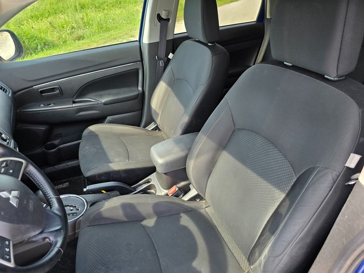 2015-mitsubishi-outlander-image-55