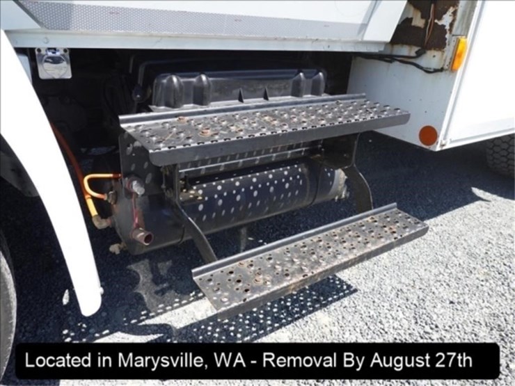 2009-international-durastar-4300-image-27