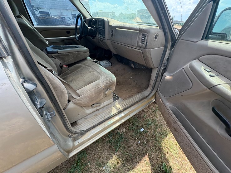 2002-chevrolet-1500-image-18