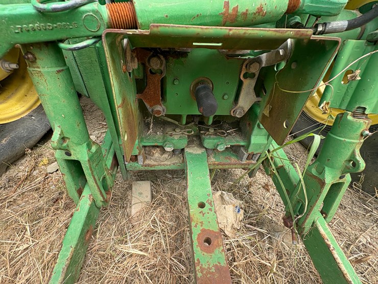 2000-john-deere-6310-image-16