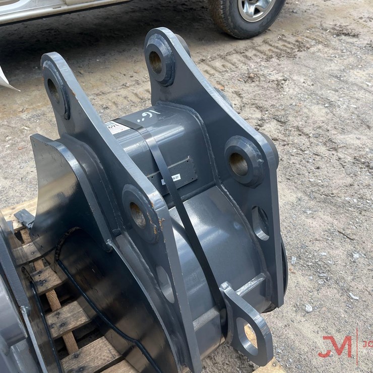 16" WIDE HYDRAULIC EXCAVATOR TOOTH BUCKET