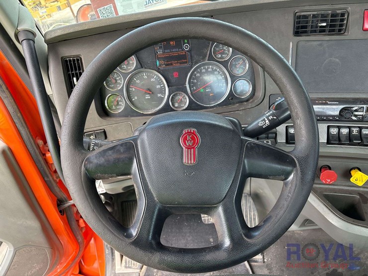 2019-kenworth-t880-image-14