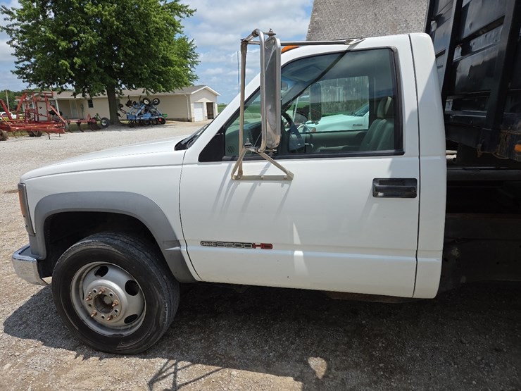 2000-gmc-3500hd-image-29