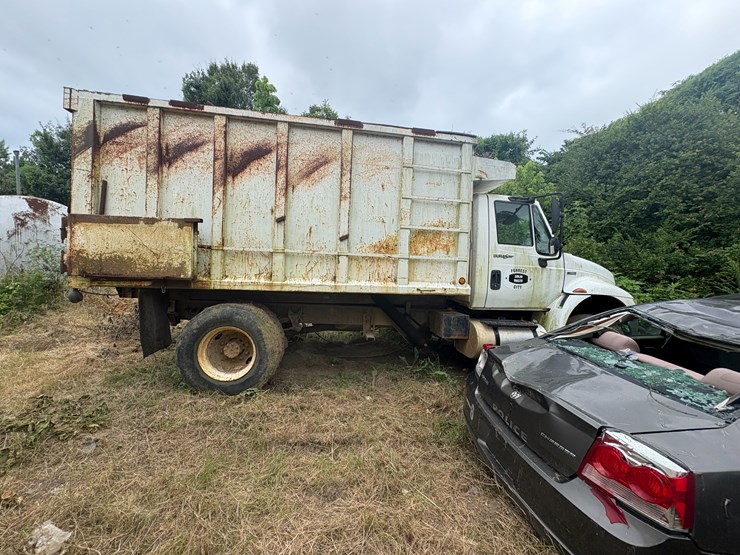 2009-international-durastar-4300-image-3