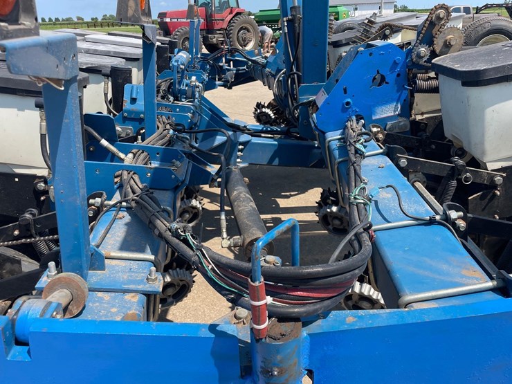 kinze-3200-image-14