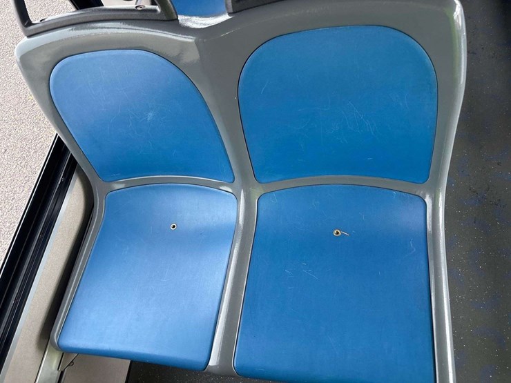 2014-gillig-low-floor-image-28