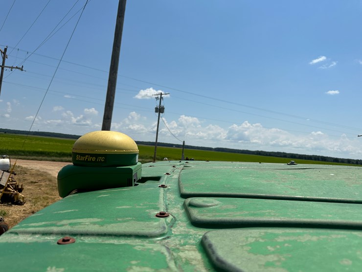 2014-john-deere-8285r-image-59
