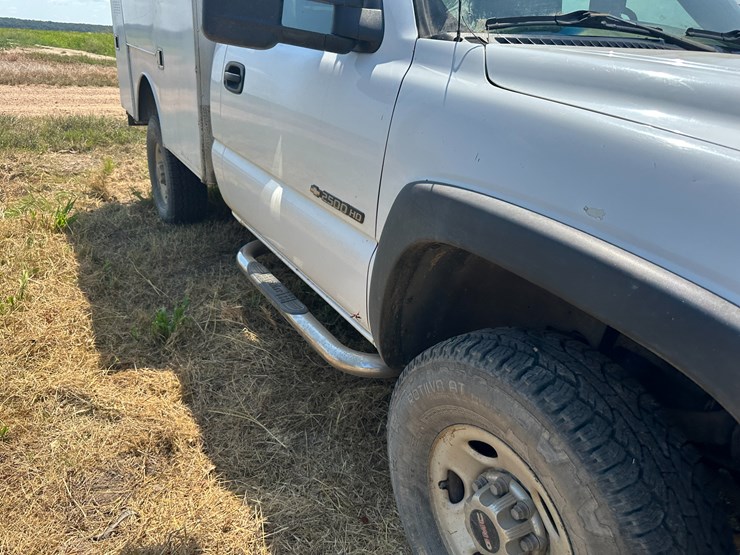 2002-chevrolet-2500-image-36