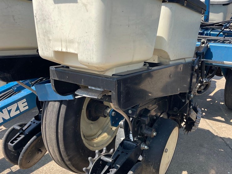 kinze-3200-image-29