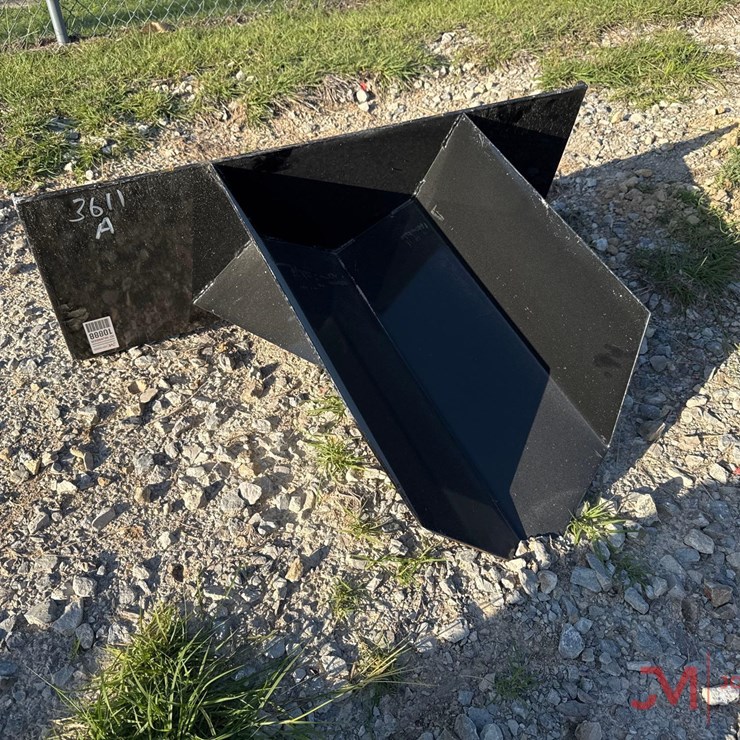 TREE SPADE BUCKET SKID STEER ATTACHMENT