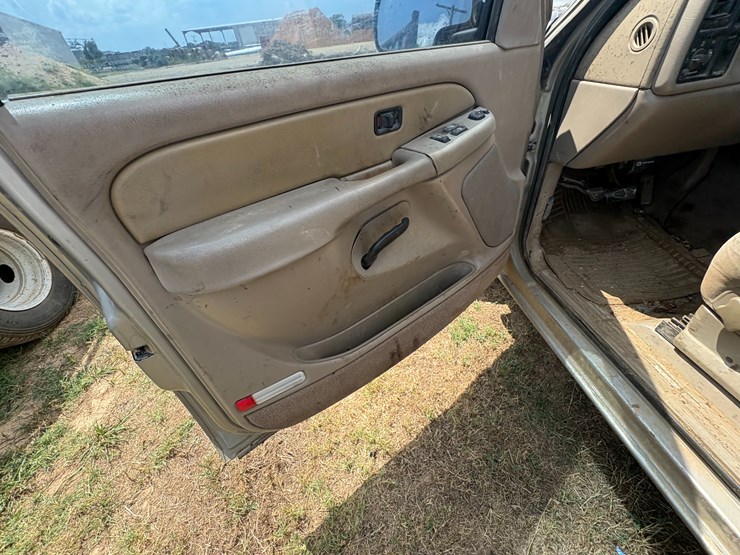 2002-chevrolet-1500-image-30