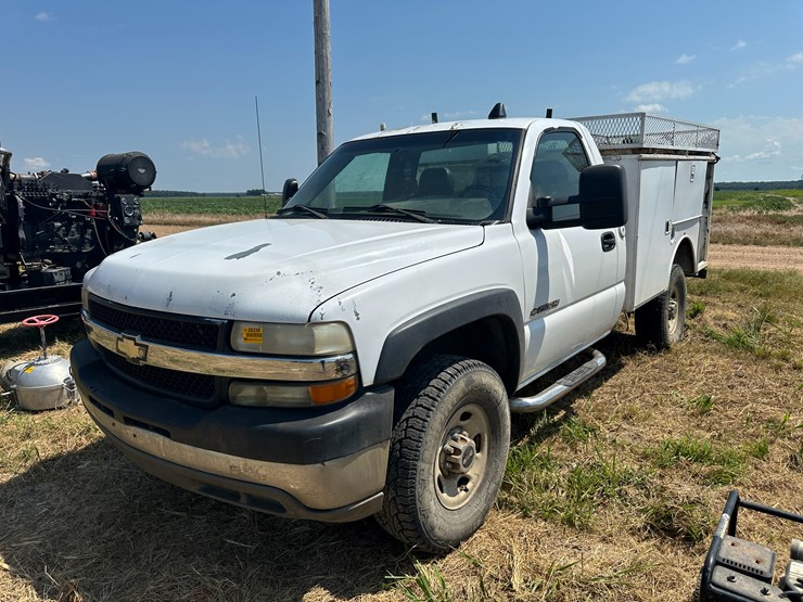 2002-chevrolet-2500-image-1