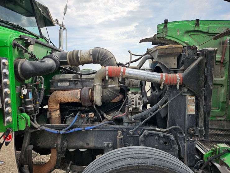2015-peterbilt-389-image-52