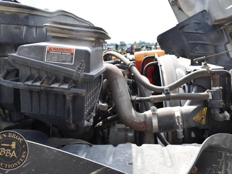 2013-international-durastar-4400-image-26