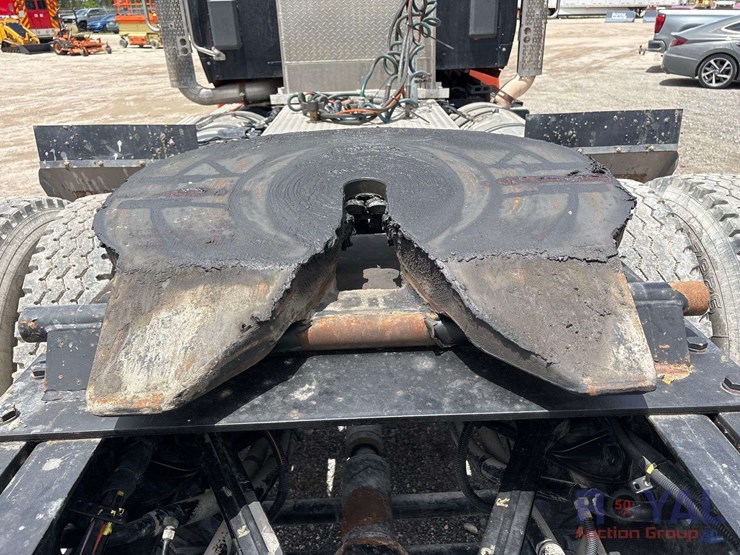 2019-kenworth-t880-image-35