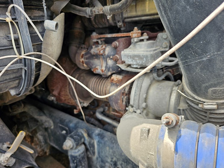 2009-freightliner-cascadia-125-image-42