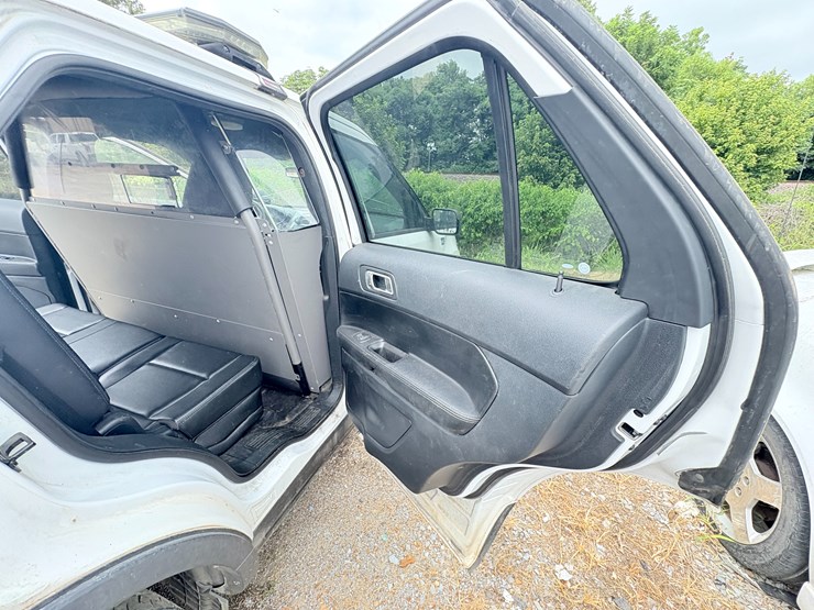 2018-ford-explorer-image-22