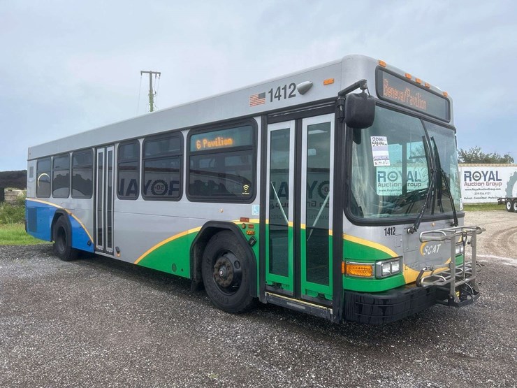 2014-gillig-low-floor-image-2
