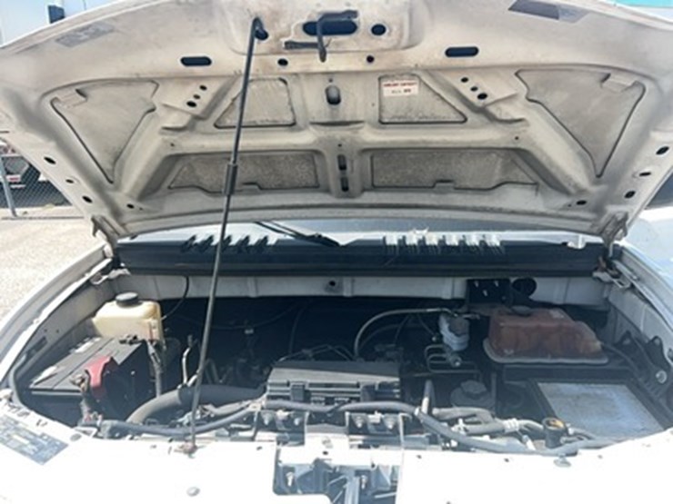 lot#--2014-mblt-mv-1-handicap-van-image-8