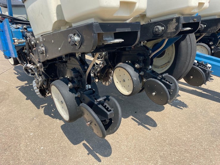kinze-3200-image-8