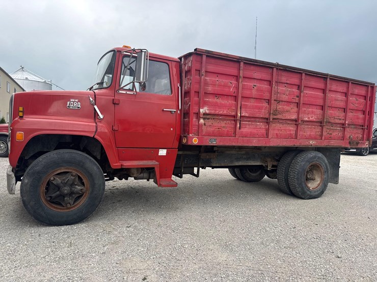 1979-ford-f800-image-1
