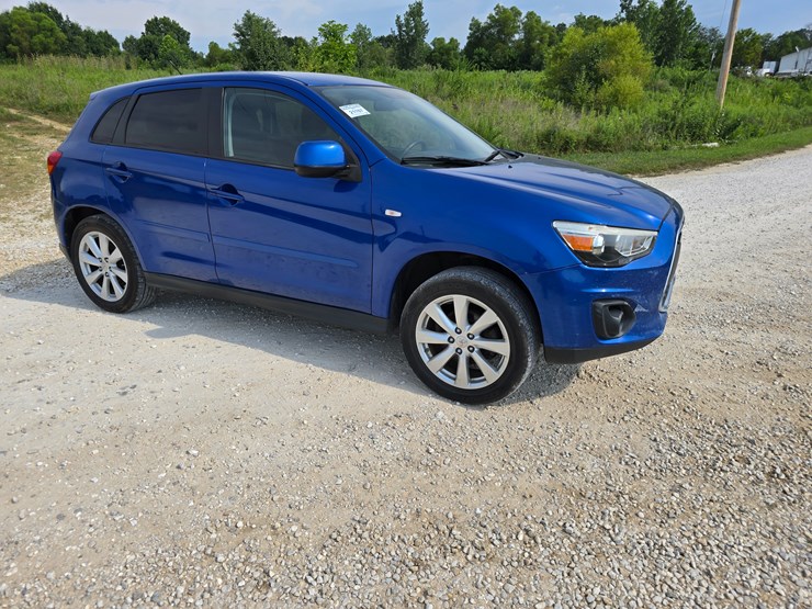 2015-mitsubishi-outlander-image-38