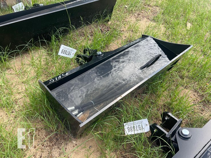 unused-future-32"-hyd-tilt-mini-excavator-bucket-image-1