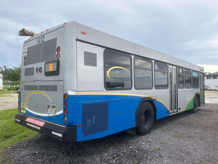 2014-gillig-low-floor-image-3